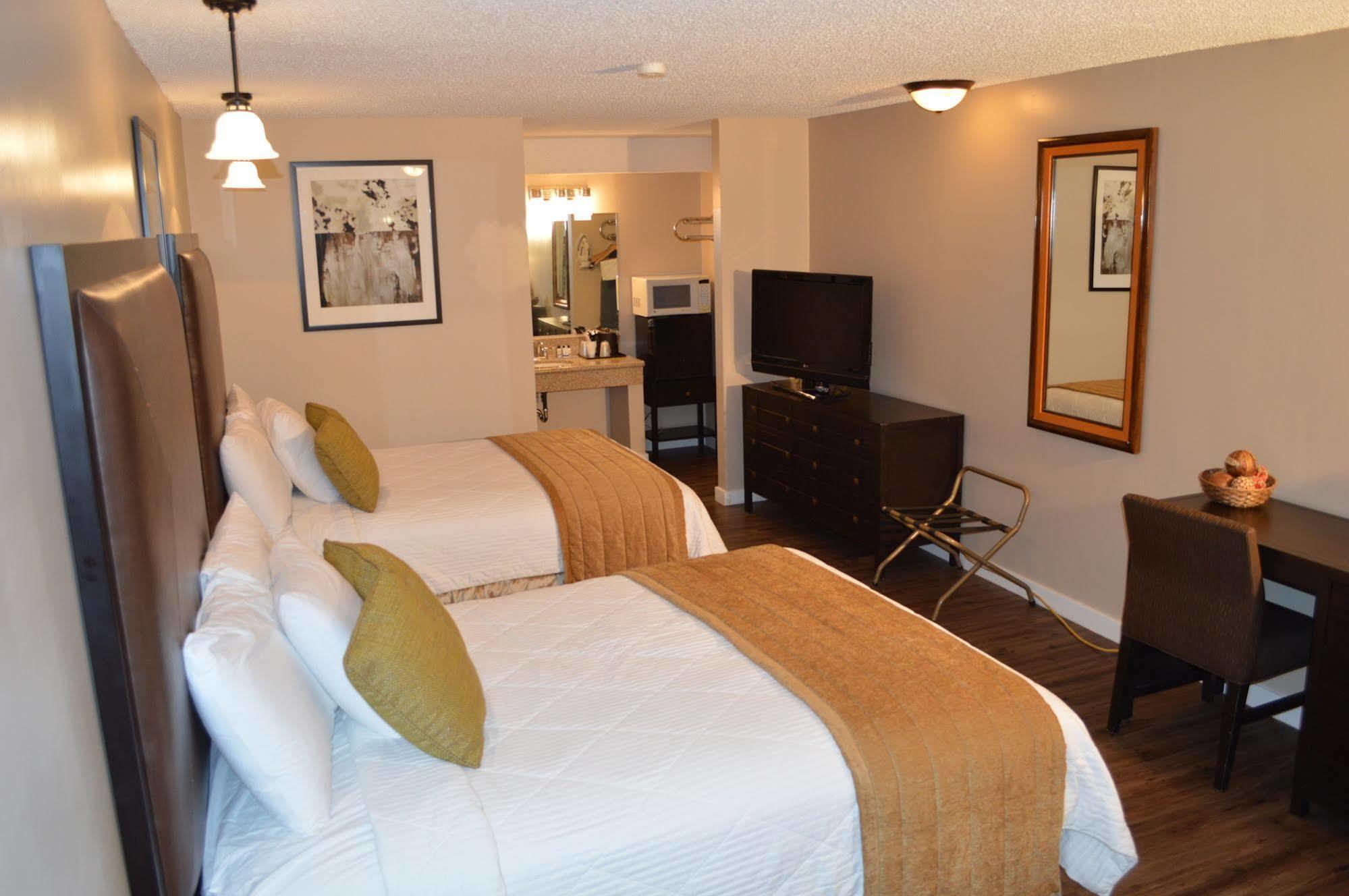 Laramie Valley Inn Bagian luar foto