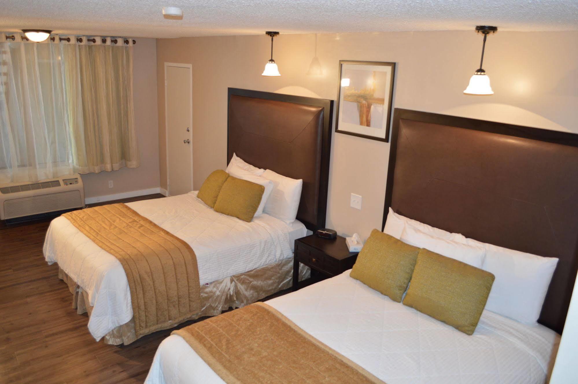Laramie Valley Inn Bagian luar foto